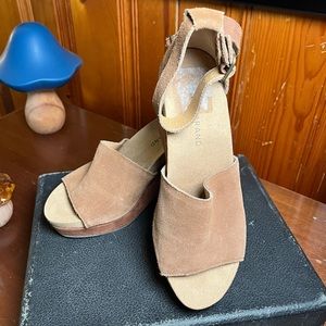 LUCKY BRAND Yemisa Wedge Sandal - 6.5M